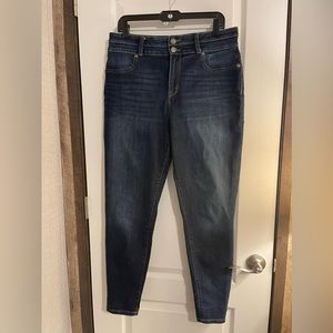 Women’s size large skinny jeans